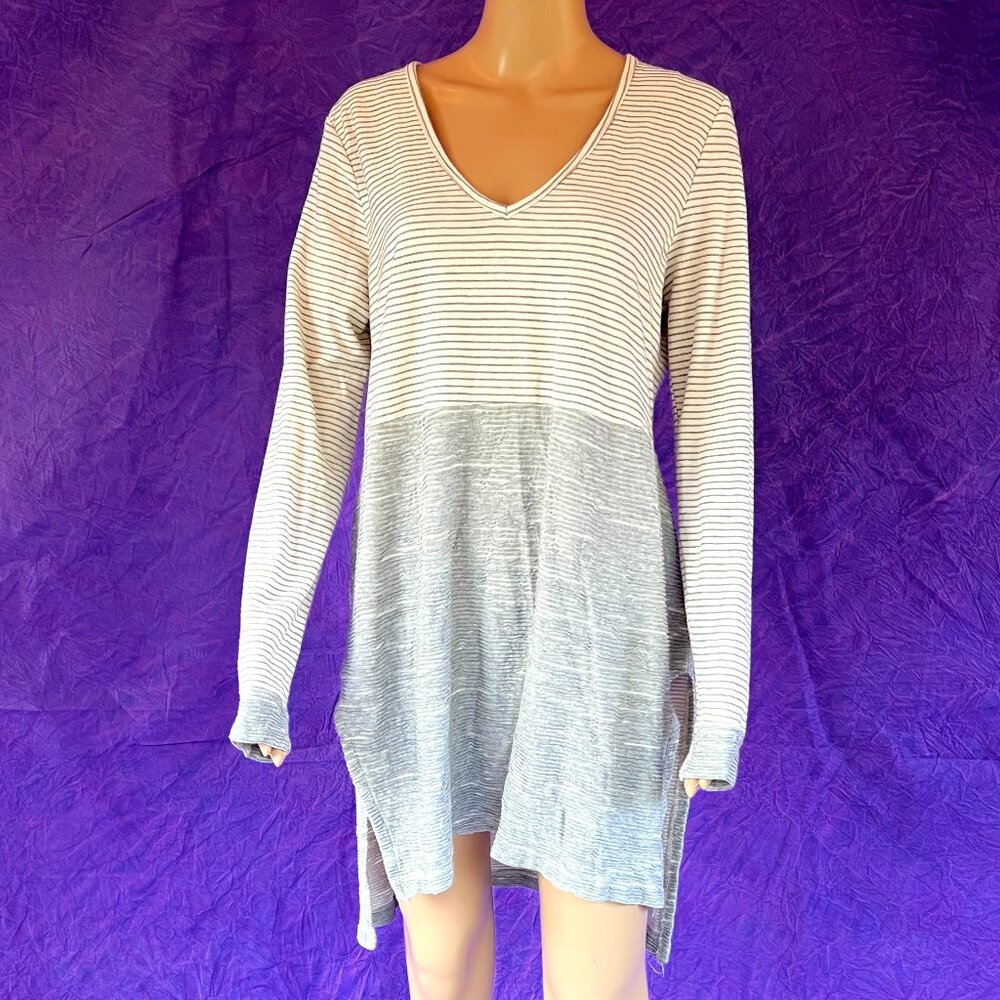 Anthropologie: Saturday/Sunday: Long Sleeved, V-Neck